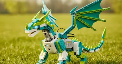 Робот-дракон из конструктора РобоГуру, совместимого с WeDo 2.0